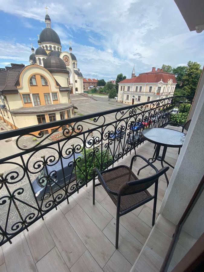 City Centre Apartment Kolomiya Ngoại thất bức ảnh