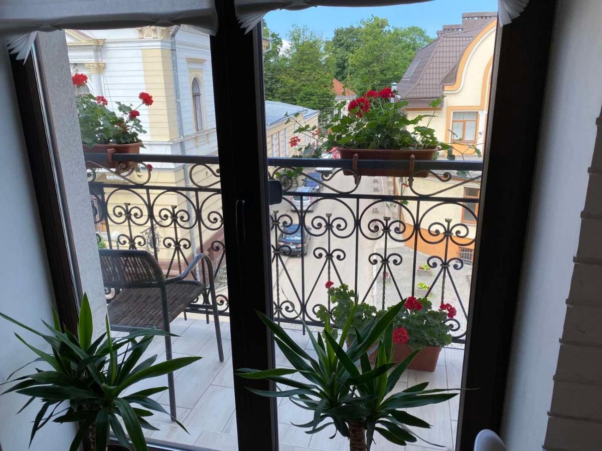 City Centre Apartment Kolomiya Ngoại thất bức ảnh
